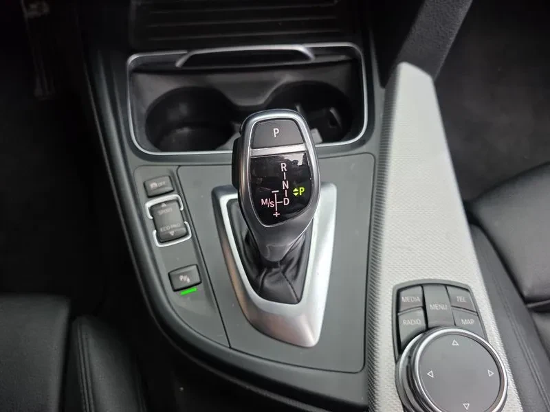 BMW 320 i M Sports - САМО 30% АВАНС, снимка 9 - Автомобили и джипове - 55896888