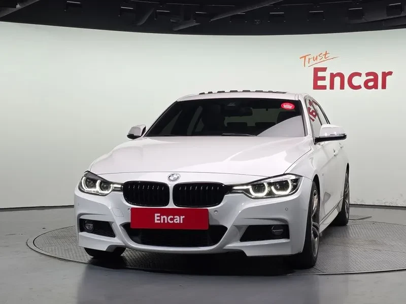 BMW 320 i M Sports - САМО 30% АВАНС, снимка 3 - Автомобили и джипове - 55896888