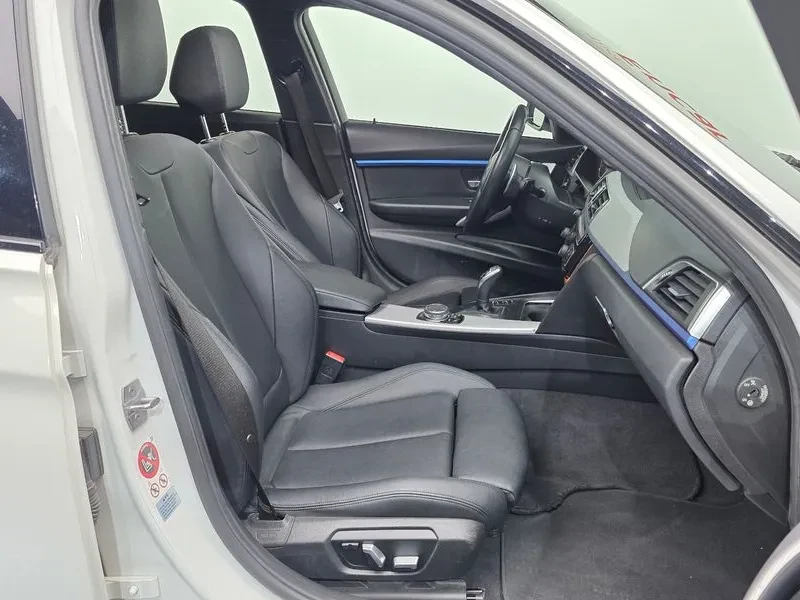 BMW 320 i M Sports - САМО 30% АВАНС, снимка 11 - Автомобили и джипове - 55896888