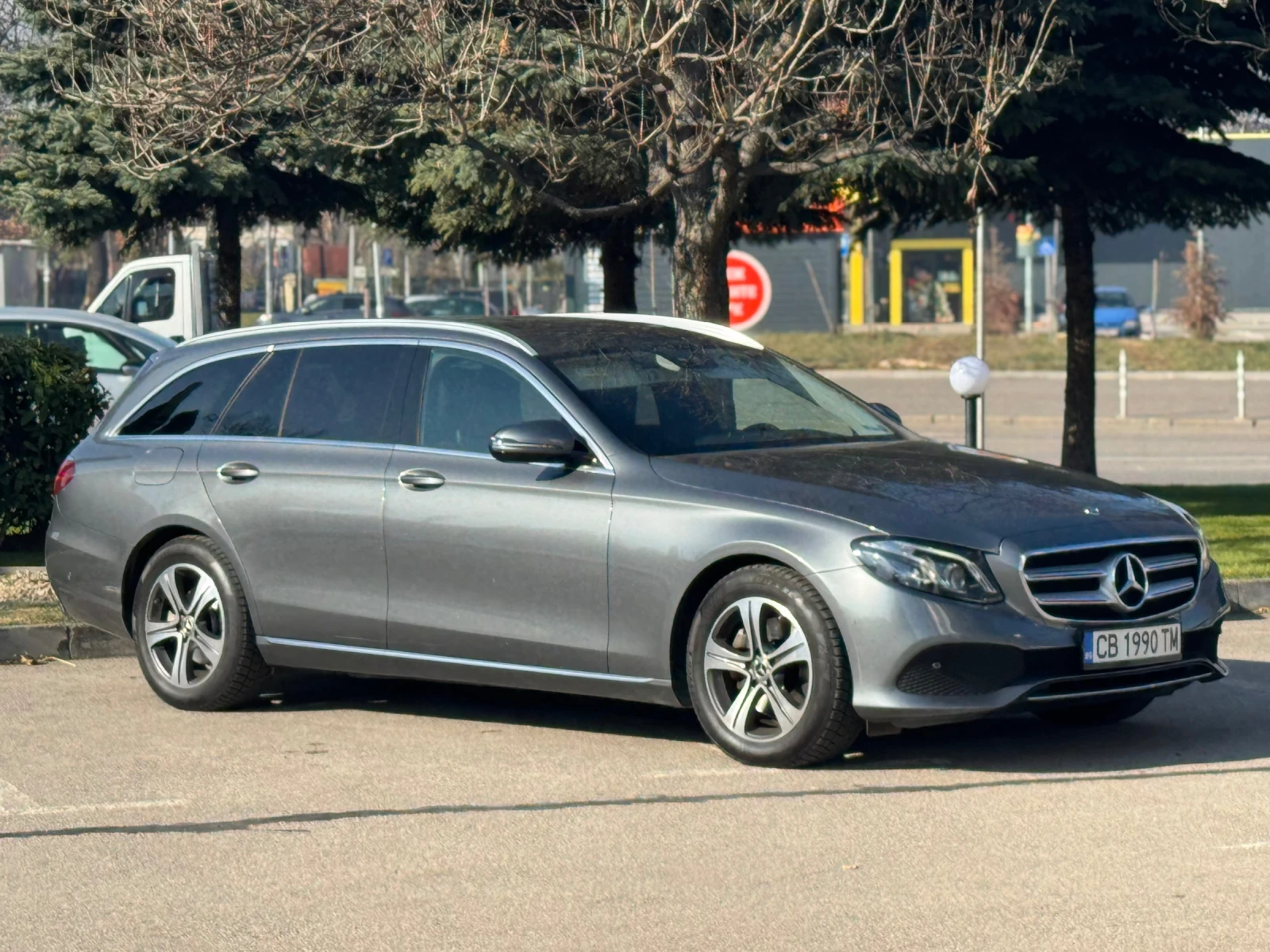 Mercedes-Benz E 220 4 MATIC/ПОДГРЕВ/КАРБОН/КАМЕРА/КАСКО - изображение 2