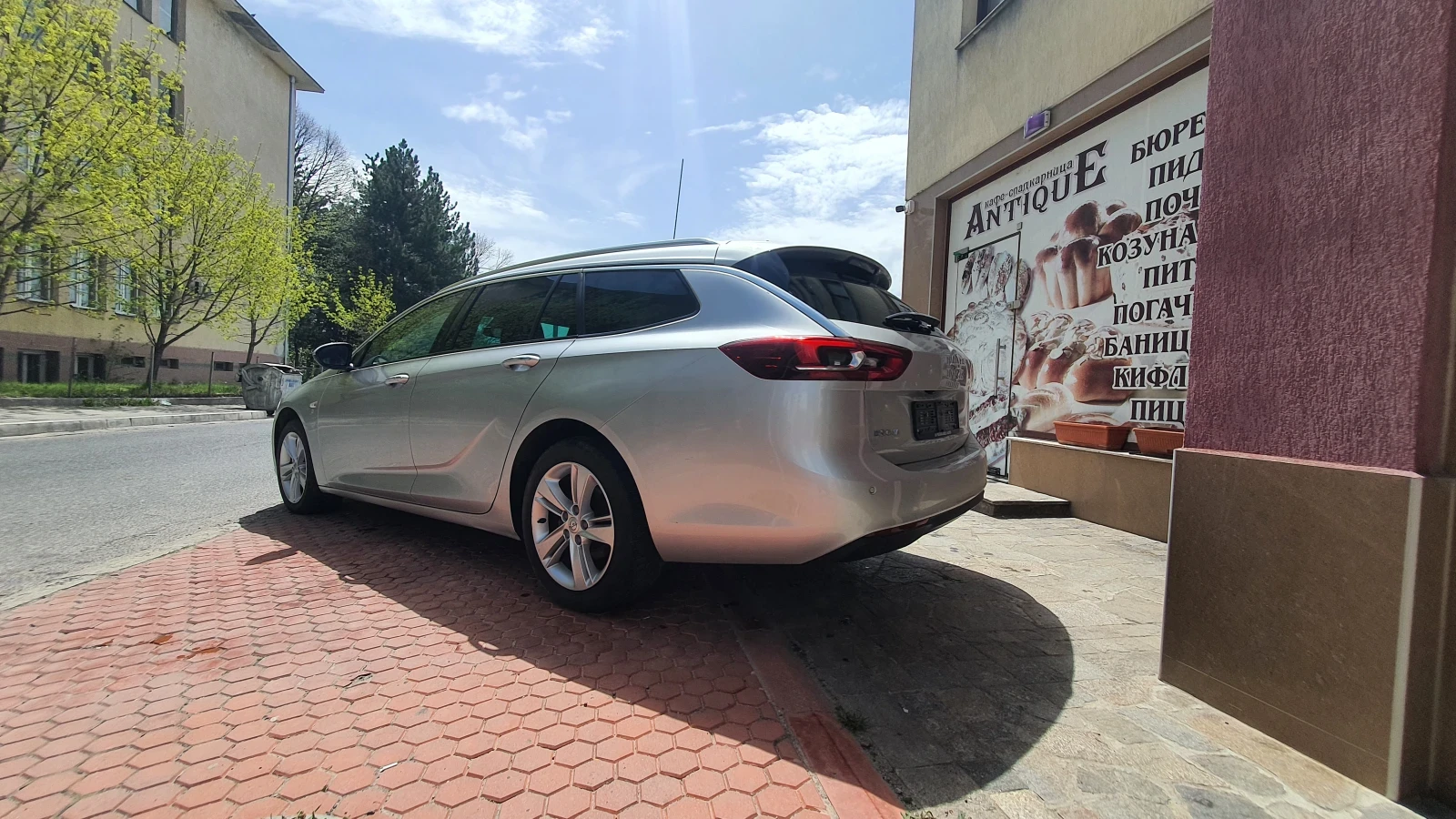Opel Insignia 1.6 SPORTS TOURER* AUTOMATIC* NAVI* KEYLESS*  - изображение 4