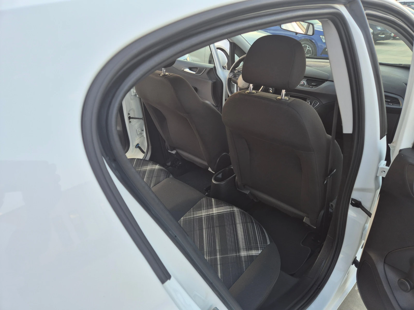 Opel Corsa  SELECTION 1.4 PETROL/LPG M/T 90кс - изображение 10