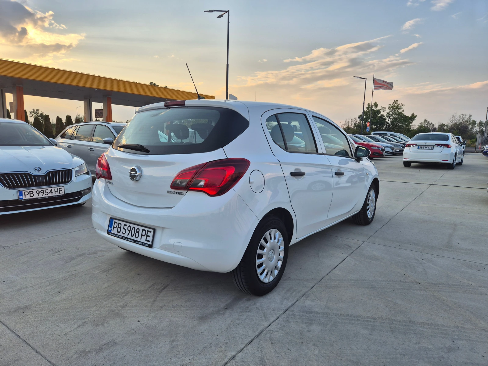 Opel Corsa  SELECTION 1.4 PETROL/LPG M/T 90кс - изображение 5