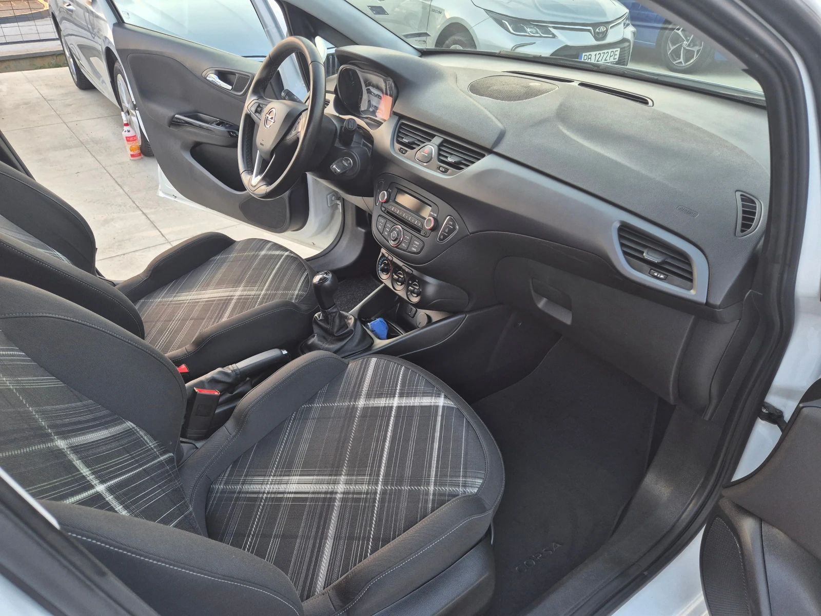Opel Corsa  SELECTION 1.4 PETROL/LPG M/T 90кс - изображение 9