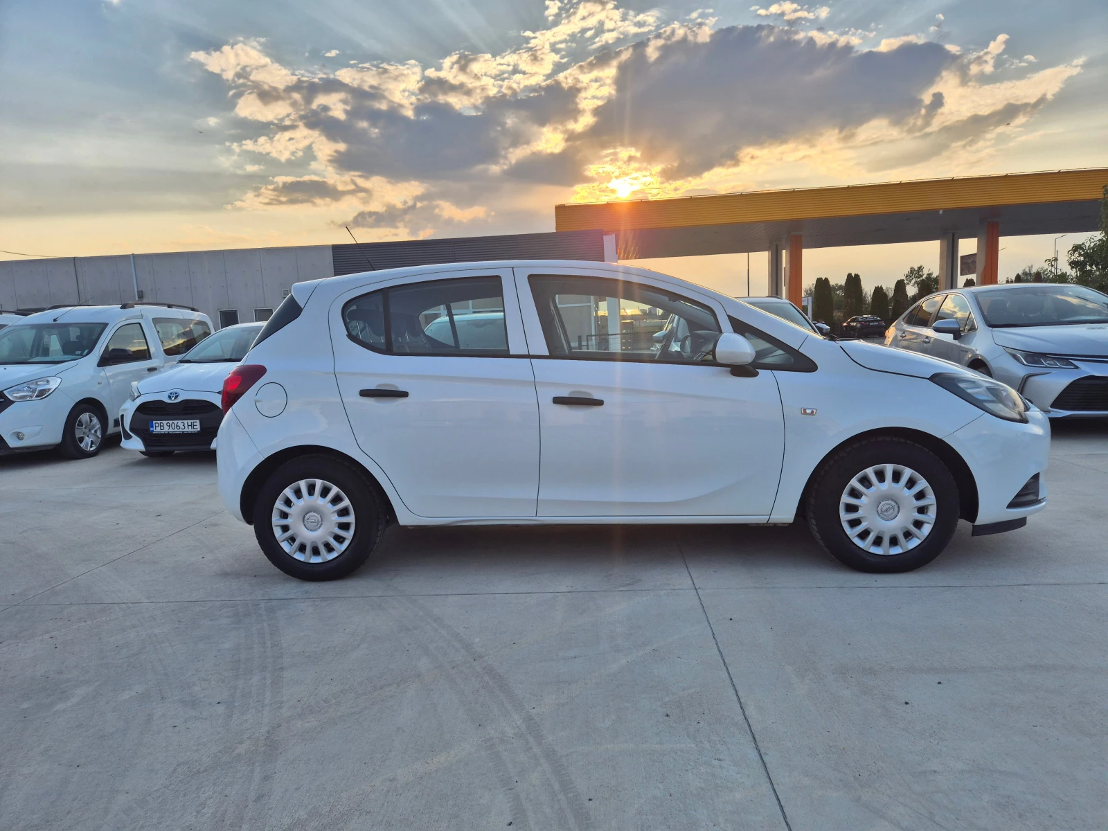 Opel Corsa  SELECTION 1.4 PETROL/LPG M/T 90кс - изображение 6