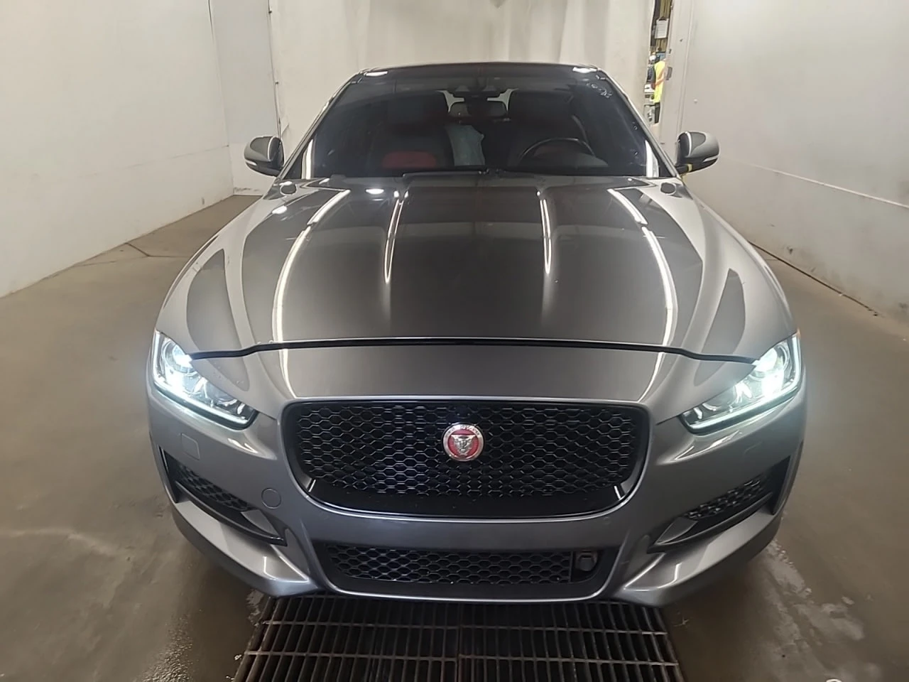Jaguar XE * CARFAX * АВТО КРЕДИТ * ЦЕНА ДО БГ! - изображение 2