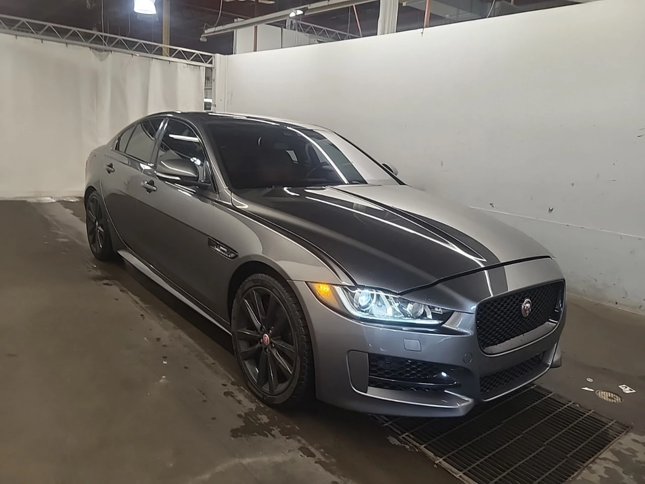 Jaguar XE * CARFAX * АВТО КРЕДИТ * ЦЕНА ДО БГ! - изображение 3