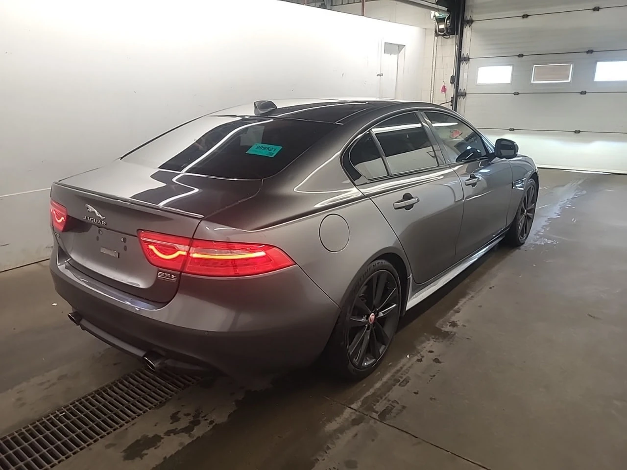 Jaguar XE * CARFAX * АВТО КРЕДИТ * ЦЕНА ДО БГ! - изображение 6