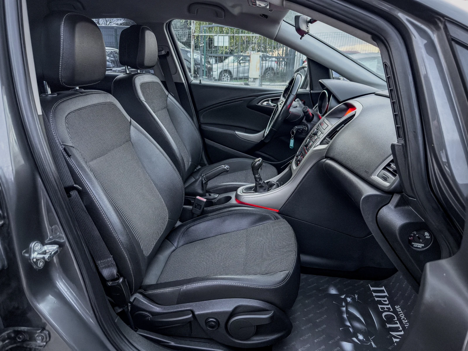 Opel Astra 1.4i - COSMO - GAZ - изображение 9