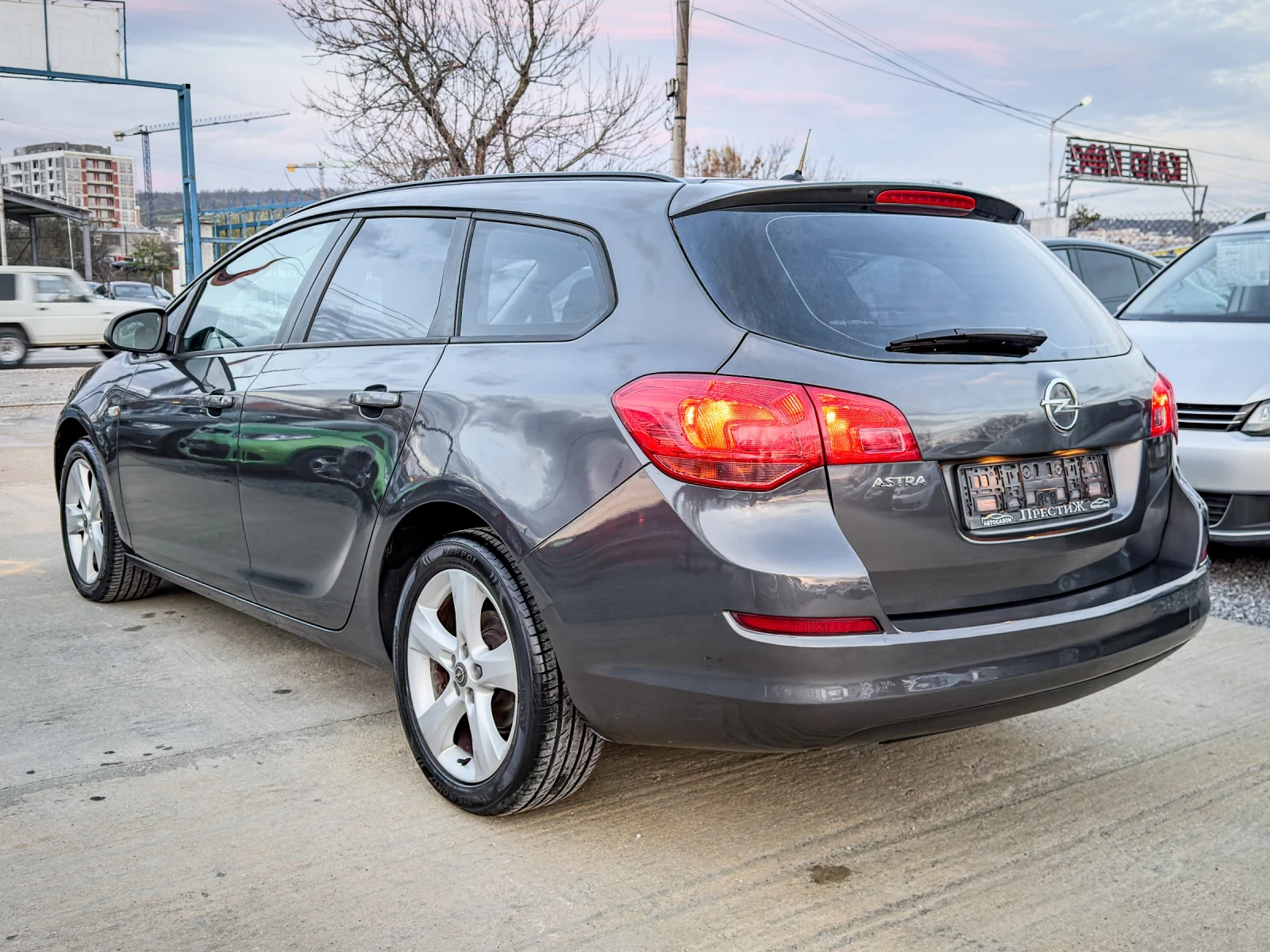 Opel Astra 1.4i - COSMO - GAZ - изображение 6