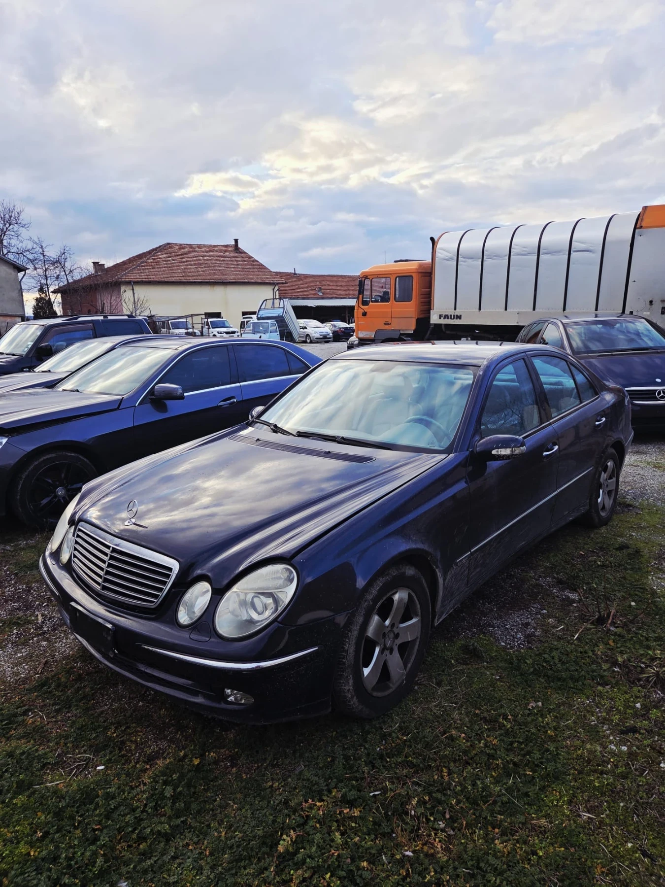 Mercedes-Benz E 270  - изображение 3