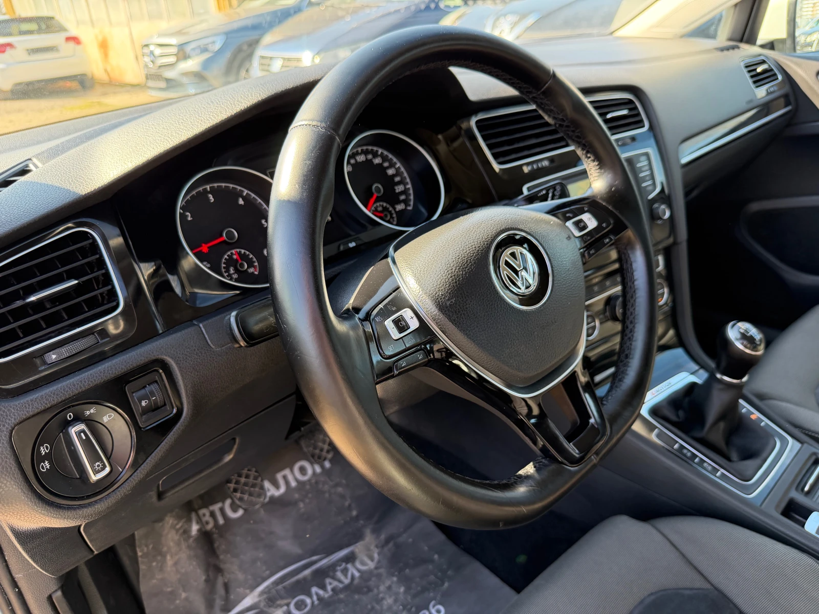 VW Golf HIGHLINE 1.6TDI-110k.s. 4MOTION - изображение 9