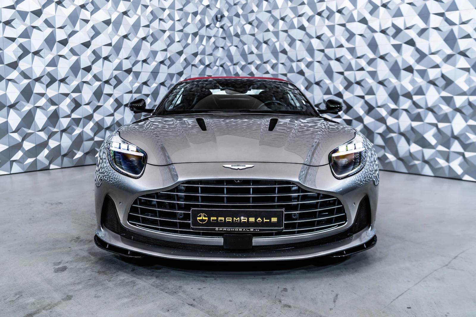 Aston Martin Други DB12 Volante Aluminite Silver, снимка 2 - Автомобили и джипове - 53711222