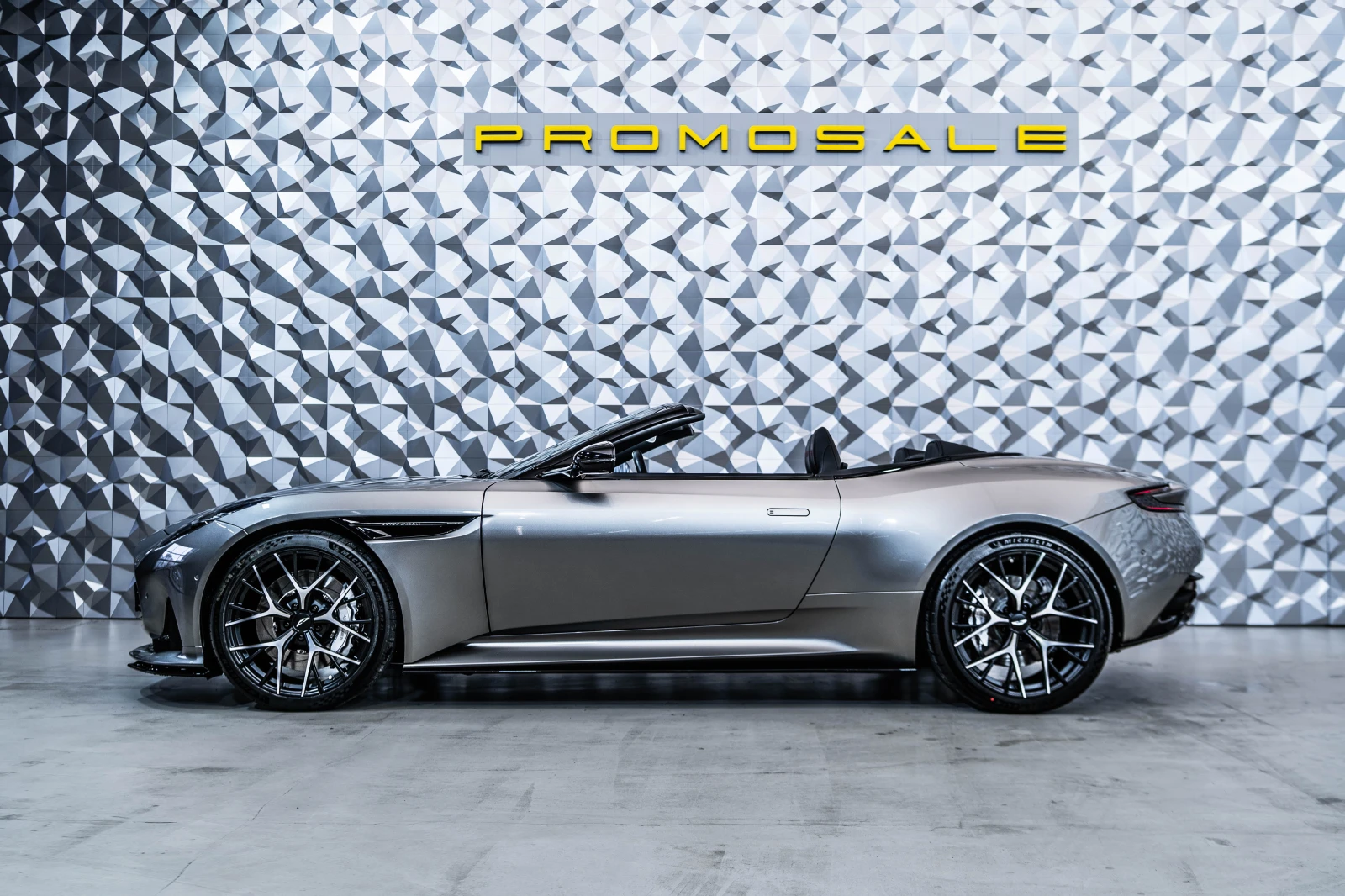 Aston Martin Други DB12 Volante Aluminite Silver, снимка 3 - Автомобили и джипове - 53711222