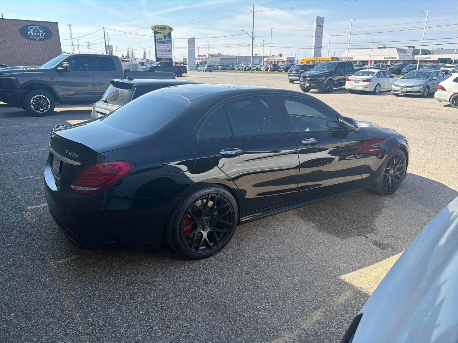 Mercedes-Benz C 63 AMG C63S* PANO * PREMIUM * АвтоКредит* (ЦЕНА ДО БГ), снимка 4 - Автомобили и джипове - 54157241