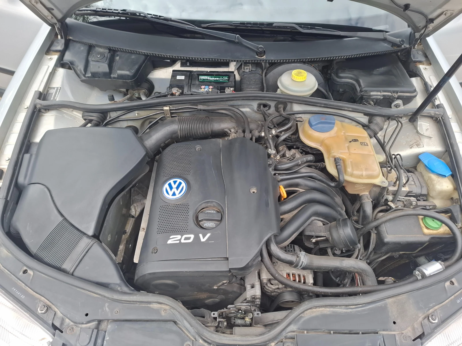 VW Passat, снимка 6 - Автомобили и джипове - 54387372
