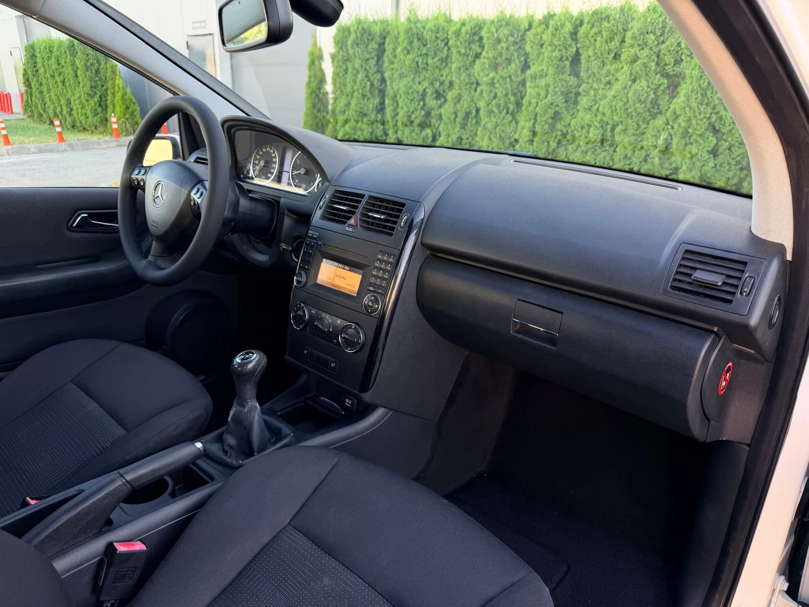 Mercedes-Benz A 150 Бензин | Италия | Климатик | Подгрев , снимка 11 - Автомобили и джипове - 55257304