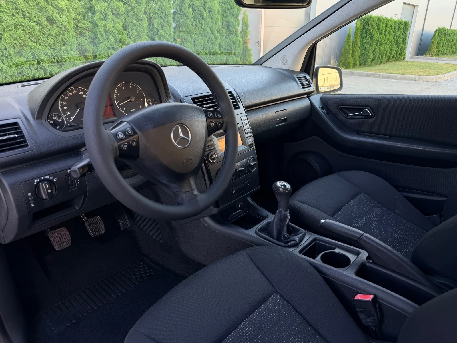 Mercedes-Benz A 150 Бензин | Италия | Климатик | Подгрев , снимка 9 - Автомобили и джипове - 55257304