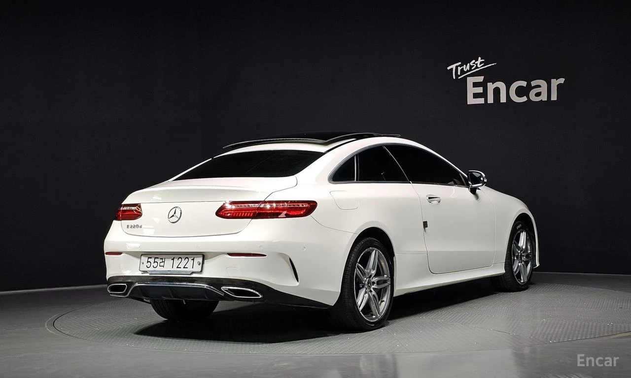 Mercedes-Benz E 220 d AMG PACK* DIGITAL* HEAD-UP* PANORAMA* �������*  | Mobile.bg � ����������� 3