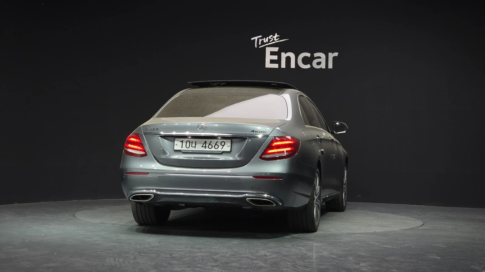 Mercedes-Benz E 450 3.0 V6 Biturbo 4MATIC, FULL, снимка 4 - Автомобили и джипове - 55430111