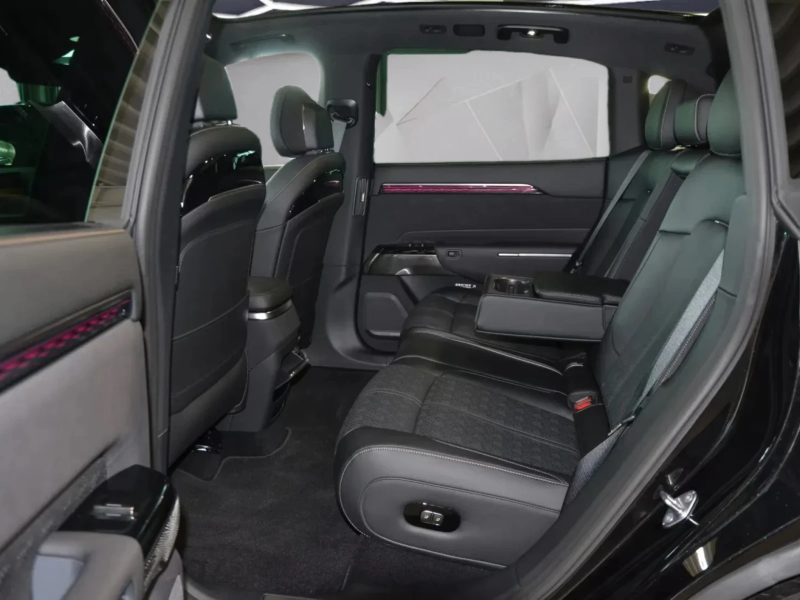 Zeekr 7X AWD 100KWH 646КС. ЧИСТО НОВ COMFORT ПАКЕТ, снимка 16 - Автомобили и джипове - 55434012