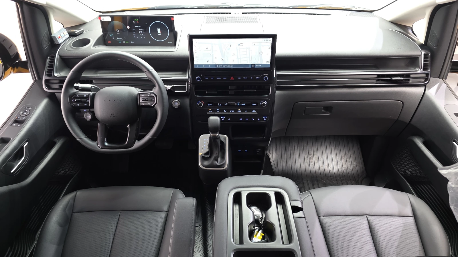Hyundai Staria 1.6 HEV 11-Seater* ЕЛ. БАГАЖНИК* КРАЙНА ЦЕНА, снимка 7 - Автомобили и джипове - 55953149