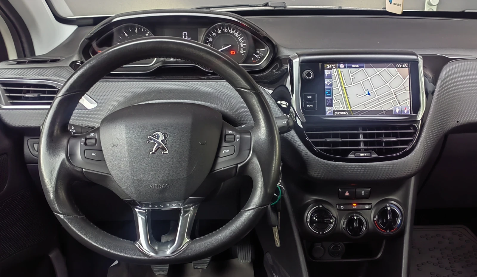 Peugeot 2008 1.6 EHDI 101hp, снимка 9 - Автомобили и джипове - 56165180