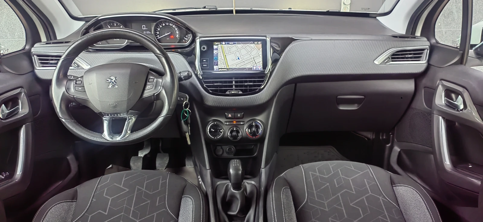 Peugeot 2008 1.6 EHDI 101hp, снимка 8 - Автомобили и джипове - 56165180