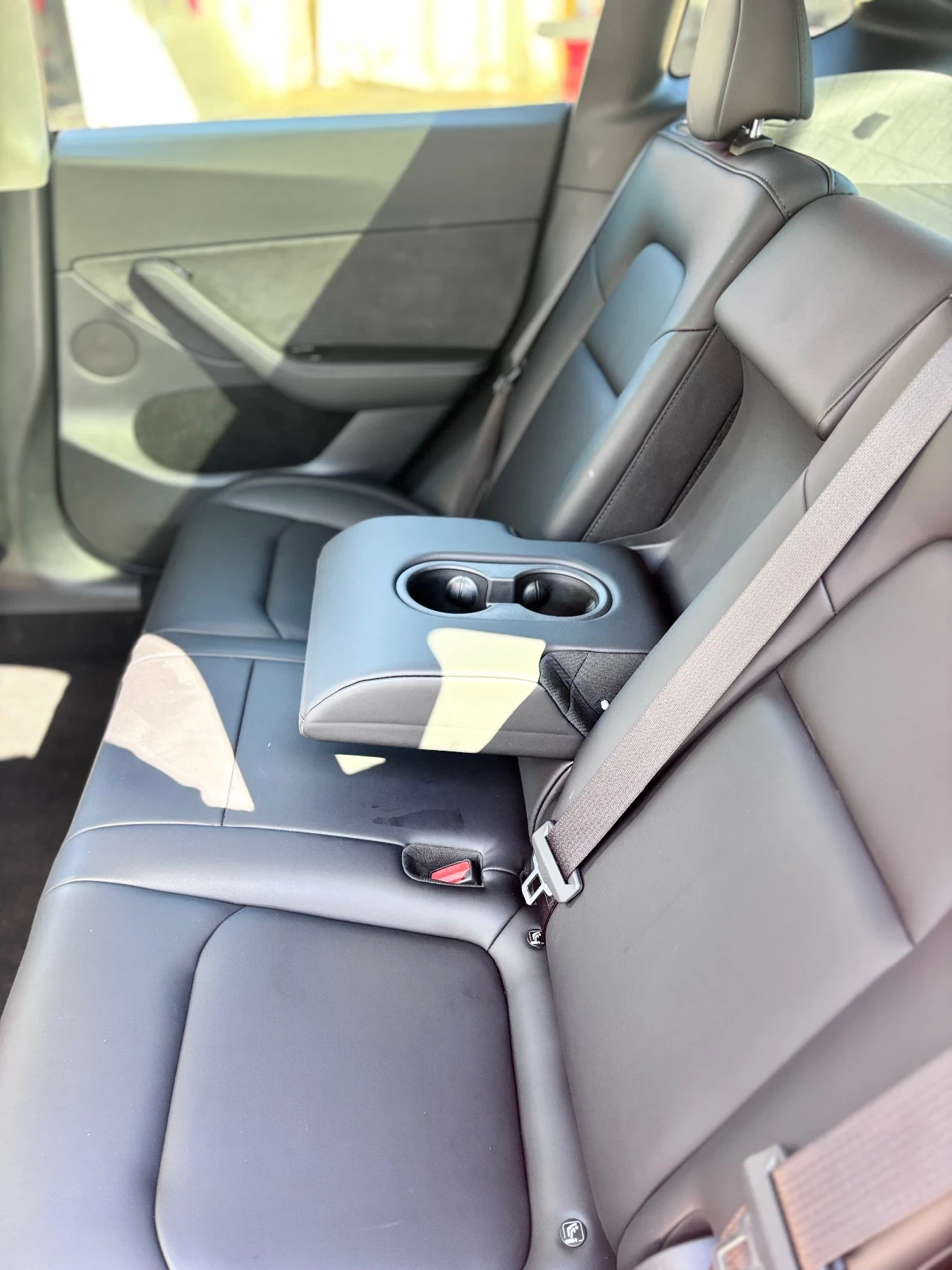 Tesla Model Y Long range, снимка 8 - Автомобили и джипове - 56563407