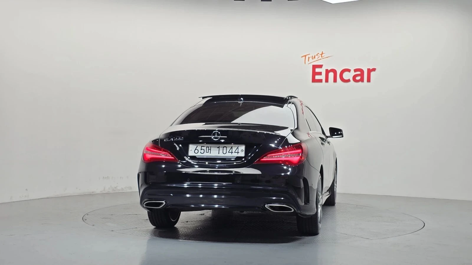 Mercedes-Benz CLA 220, снимка 4 - Автомобили и джипове - 56687943