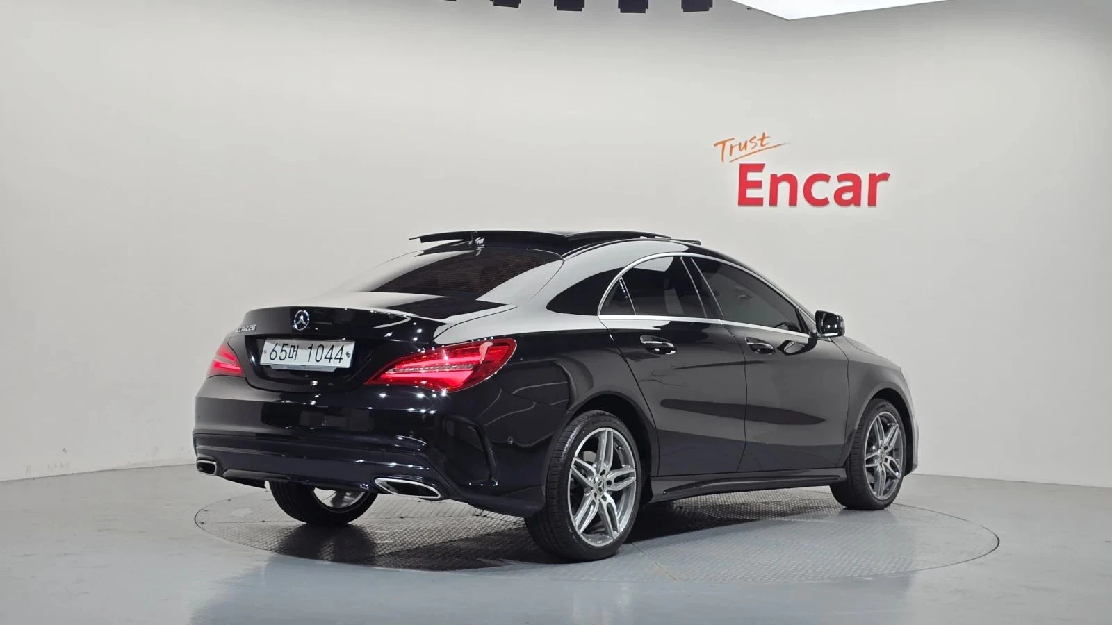 Mercedes-Benz CLA 220, снимка 2 - Автомобили и джипове - 56687943