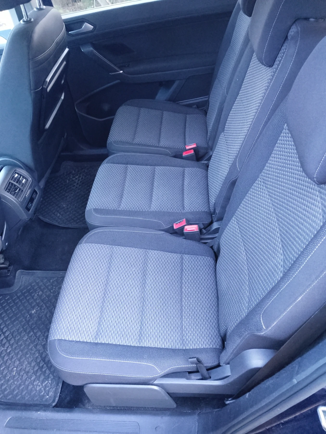 VW Touran, снимка 13 - Автомобили и джипове - 56744593