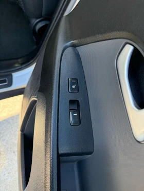 Kia Sportage 2.0CRDI ЗА ТЪРГОВЦИ, снимка 17