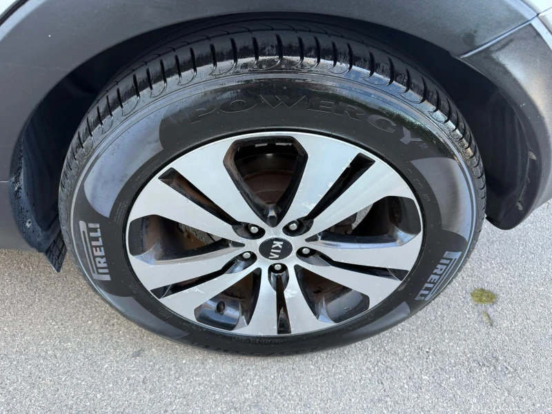 Kia Sportage 2.0CRDI ЗА ТЪРГОВЦИ, снимка 10 - Автомобили и джипове - 49967686