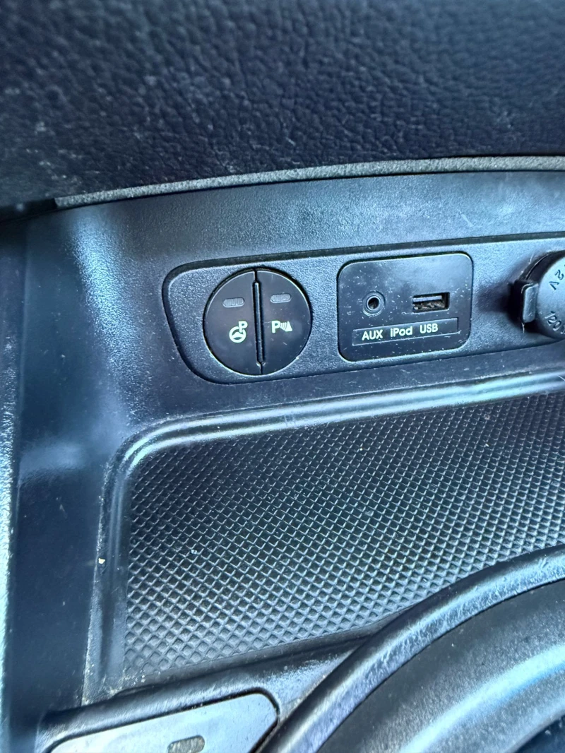 Kia Sportage 2.0CRDI ЗА ТЪРГОВЦИ, снимка 16 - Автомобили и джипове - 49967686