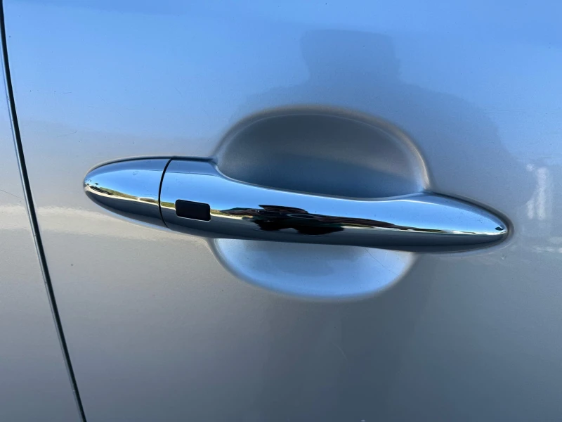 Kia Sportage 2.0CRDI ЗА ТЪРГОВЦИ, снимка 8 - Автомобили и джипове - 49967686