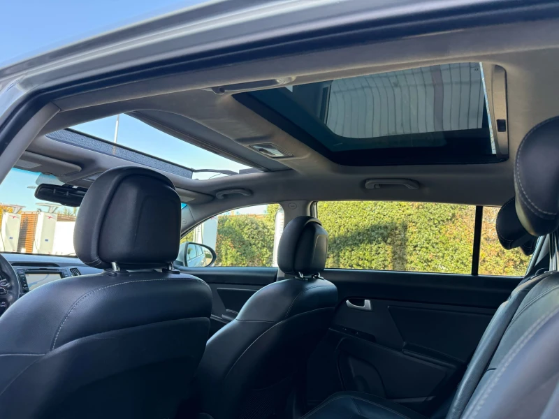 Kia Sportage 2.0CRDI ЗА ТЪРГОВЦИ, снимка 14 - Автомобили и джипове - 49967686
