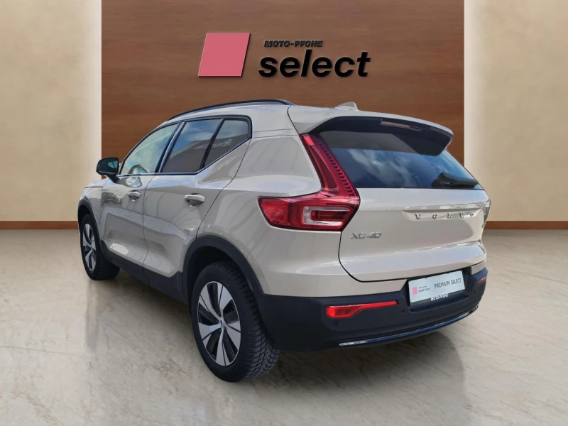 Volvo XC40 2.0, снимка 7 - Автомобили и джипове - 53448330