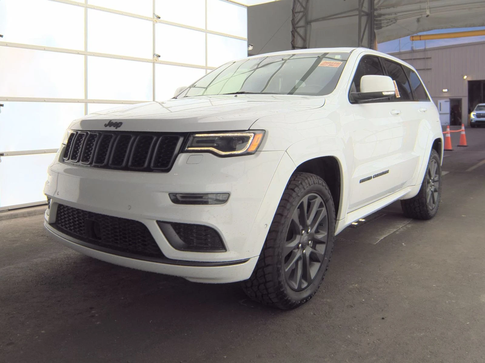 Jeep Grand cherokee 2018 Jeep Grand Cherokee High Altitude Edition - изображение 3