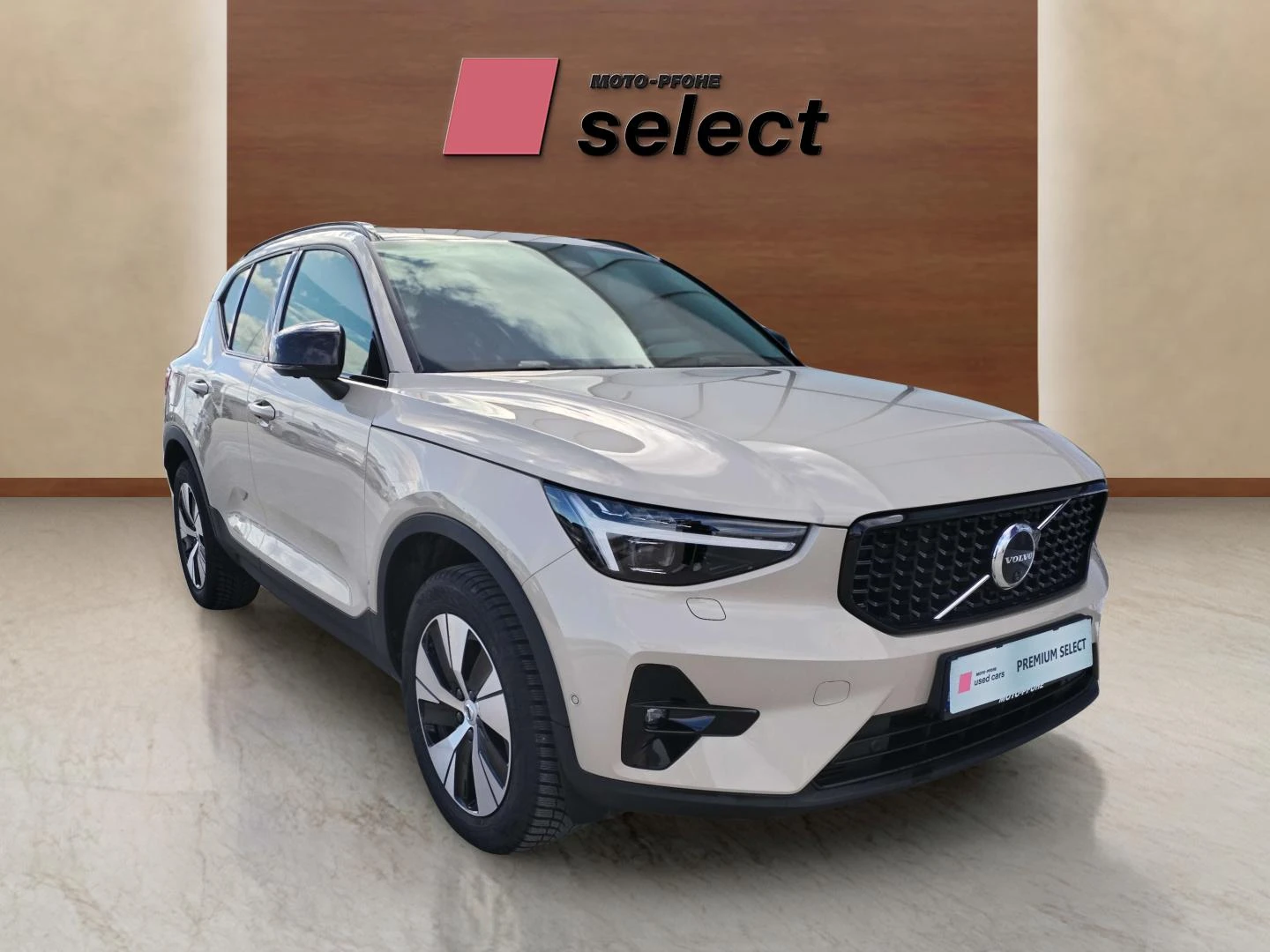Volvo XC40 2.0 - изображение 3