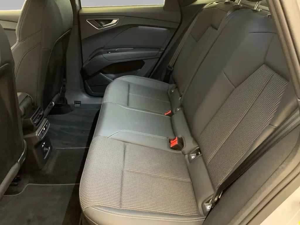 Audi Q4 45 QUATTRO S-LINE HEAD-UP, снимка 10 - Автомобили и джипове - 53965919