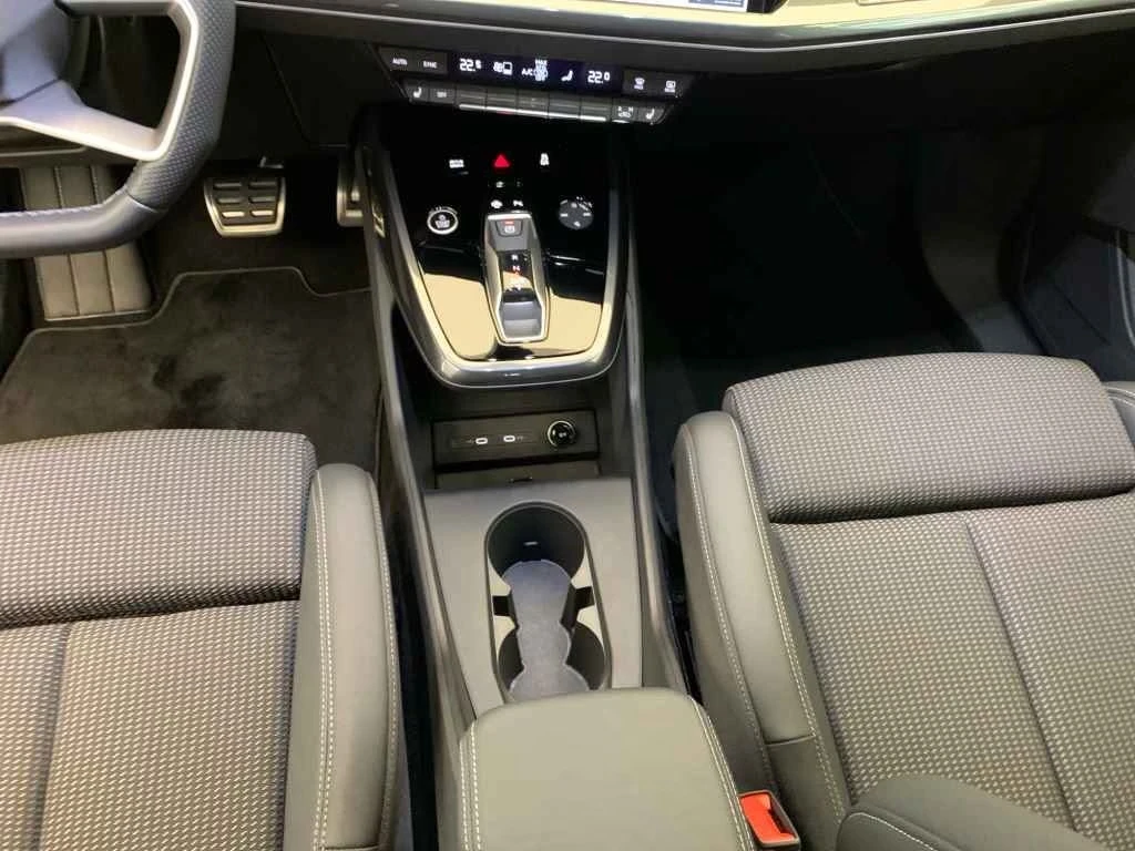 Audi Q4 45 QUATTRO S-LINE HEAD-UP, снимка 8 - Автомобили и джипове - 53965919