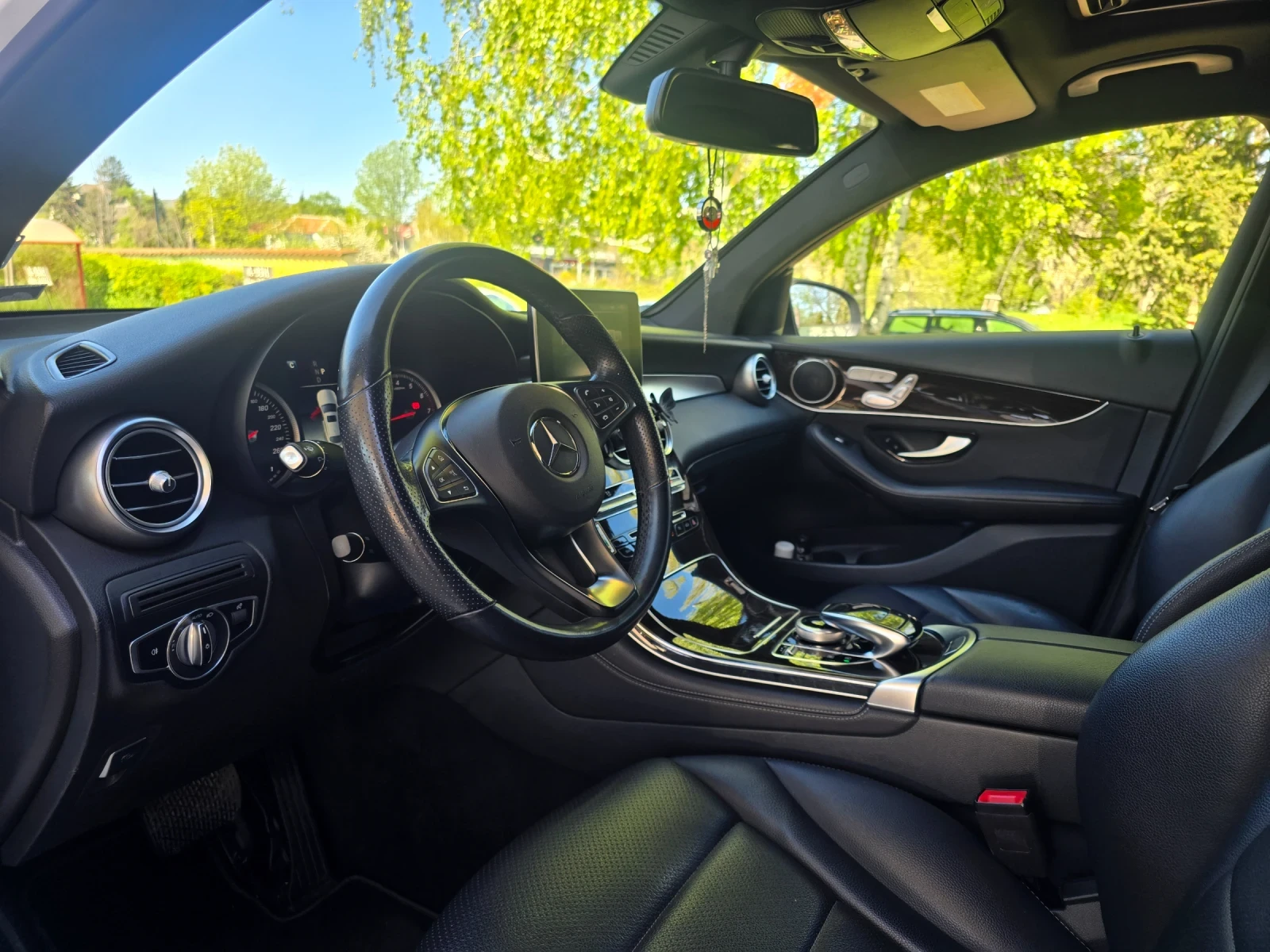 Mercedes-Benz GLC 300, снимка 9 - Автомобили и джипове - 54332078