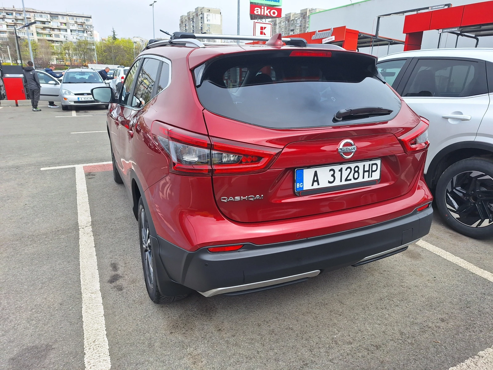 Nissan Qashqai, снимка 4 - Автомобили и джипове - 54338566