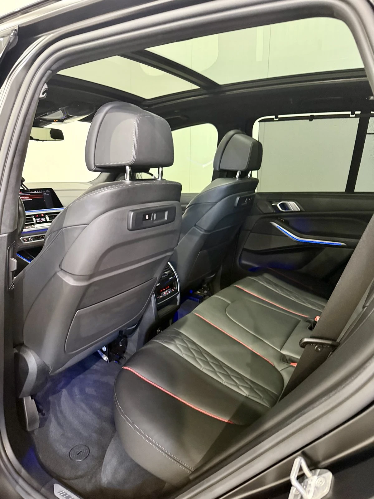 BMW X5 40i Black Vermilion, снимка 10 - Автомобили и джипове - 54597377