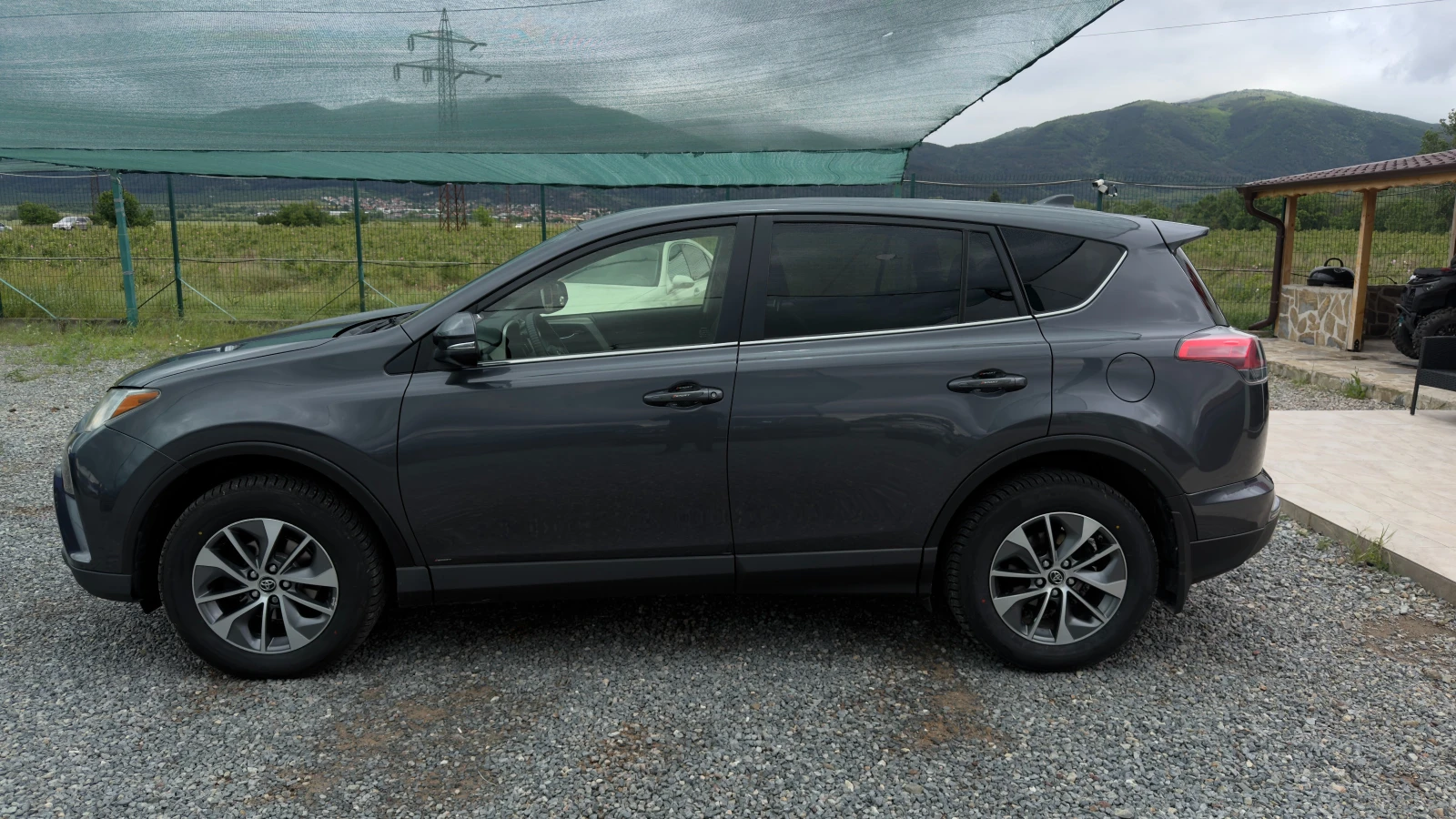 Toyota Rav4 HYBRID* 2.5i* 194 к.с* CAMERA* , снимка 3 - Автомобили и джипове - 54651396