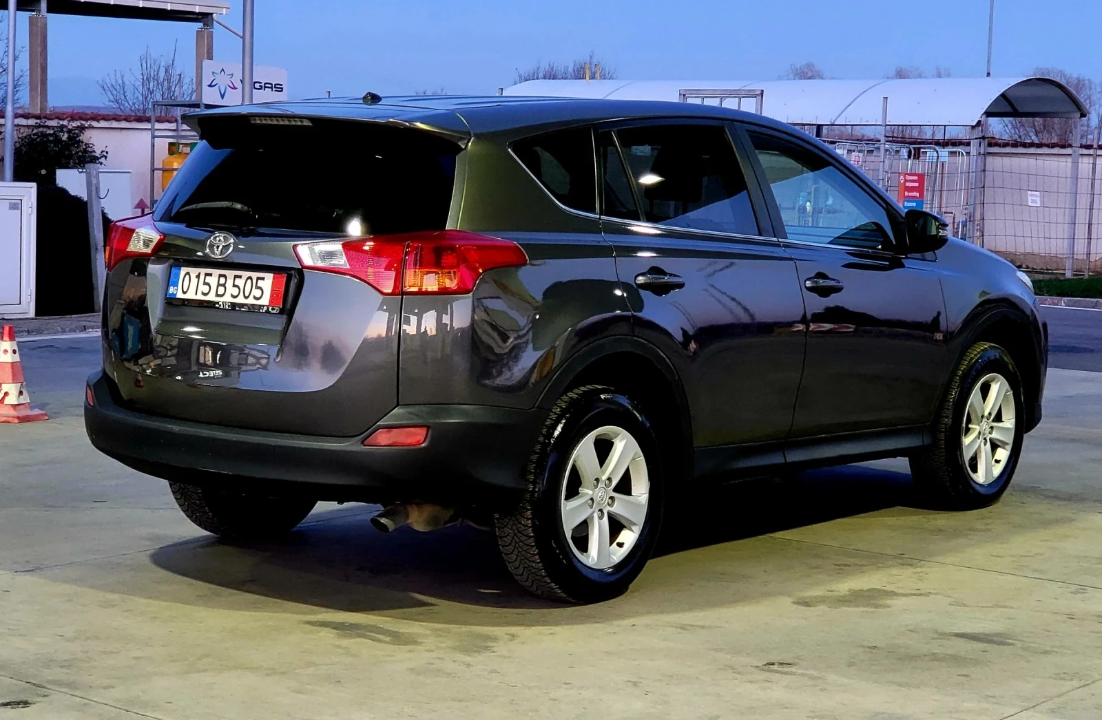 Toyota Rav4 2.0 D4D, снимка 5 - Автомобили и джипове - 55590195