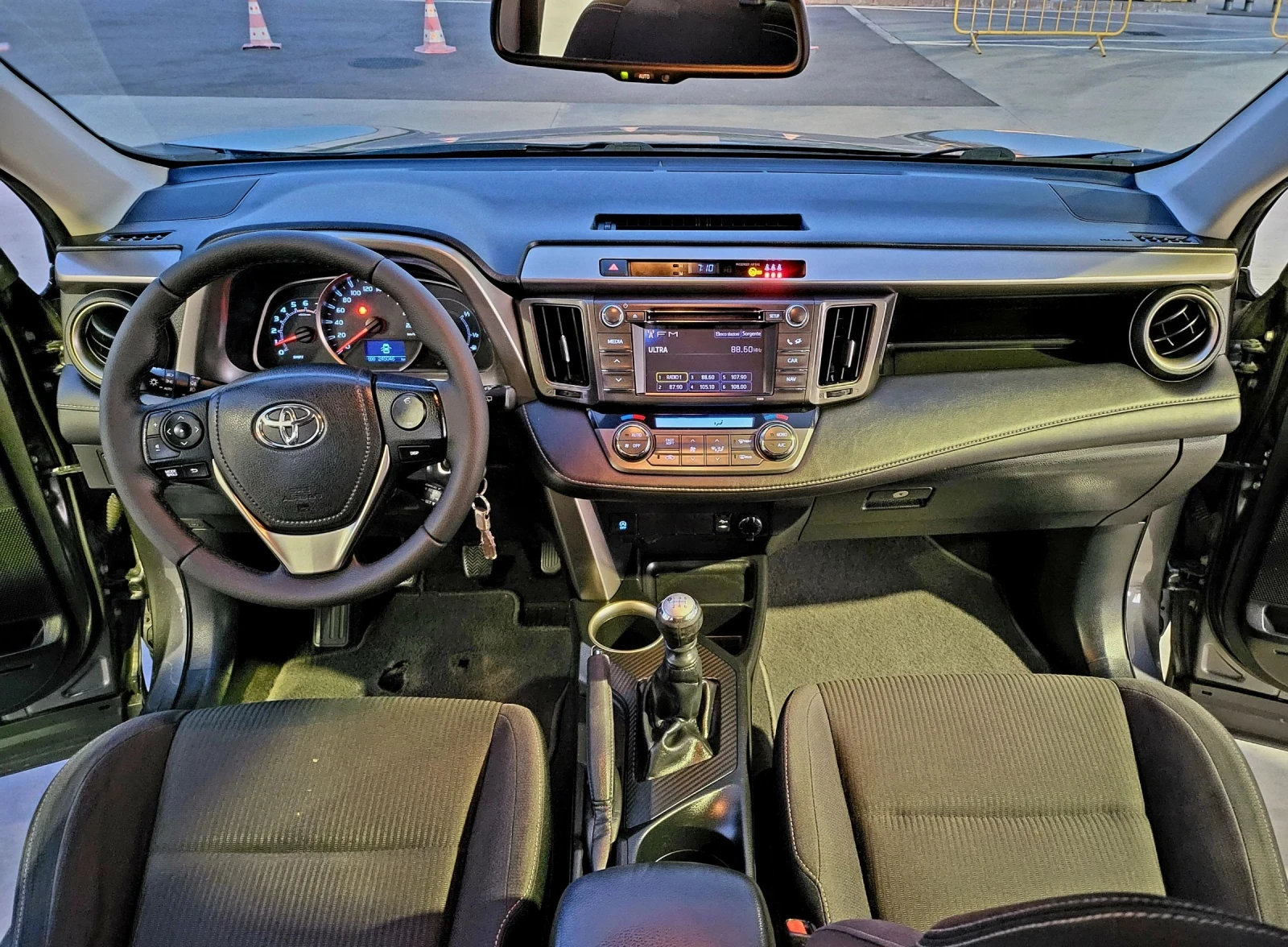 Toyota Rav4 2.0 D4D, снимка 9 - Автомобили и джипове - 55590195