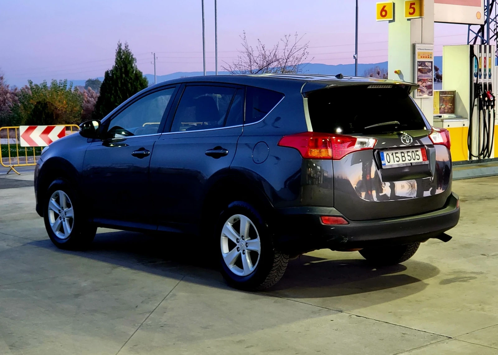 Toyota Rav4 2.0 D4D, снимка 7 - Автомобили и джипове - 55590195