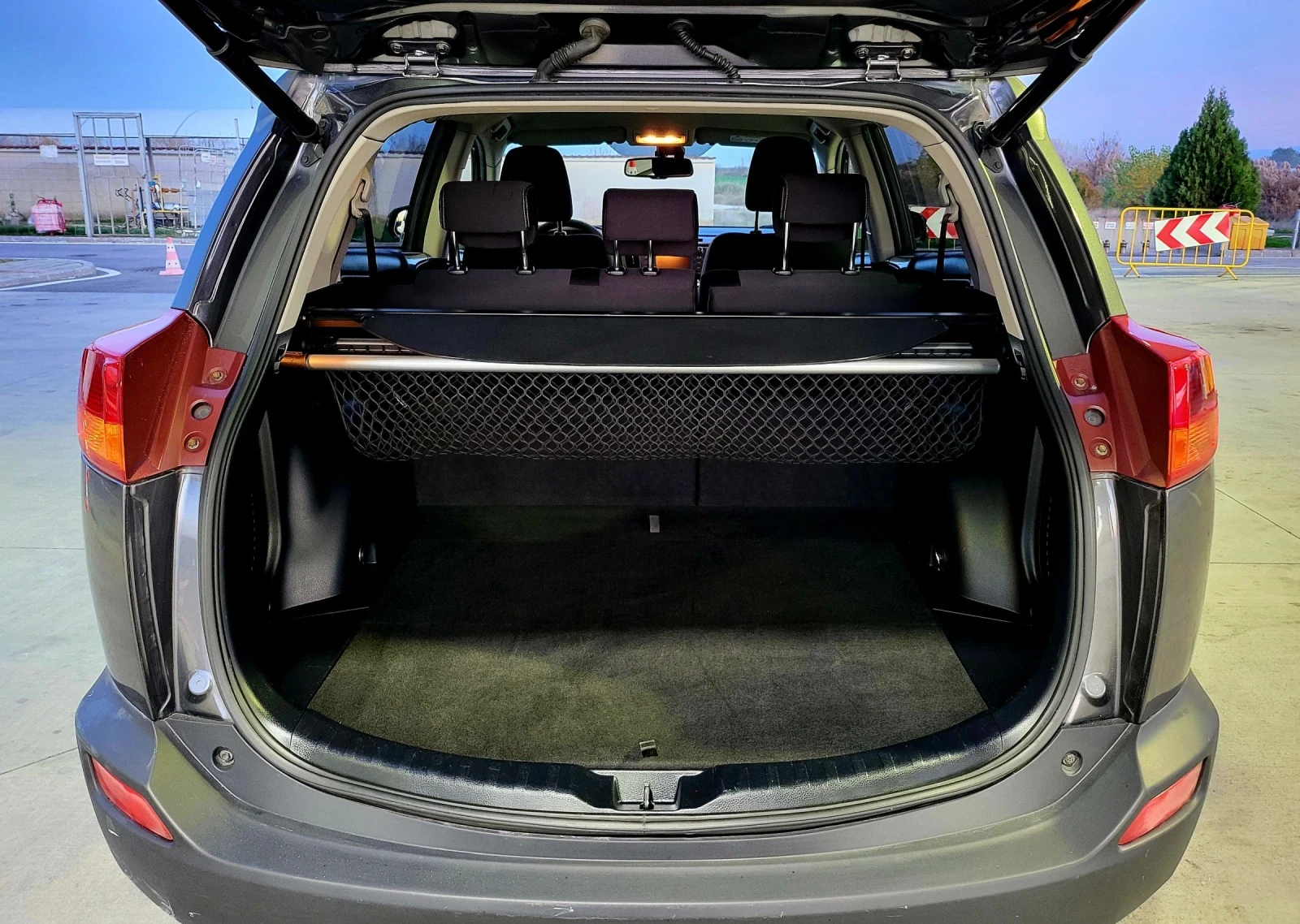 Toyota Rav4 2.0 D4D, снимка 14 - Автомобили и джипове - 55590195
